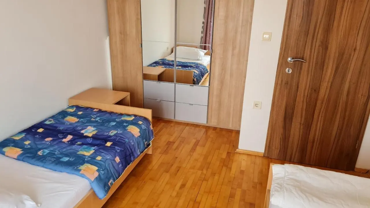 Apartment Zvonko Karigador Novigrad