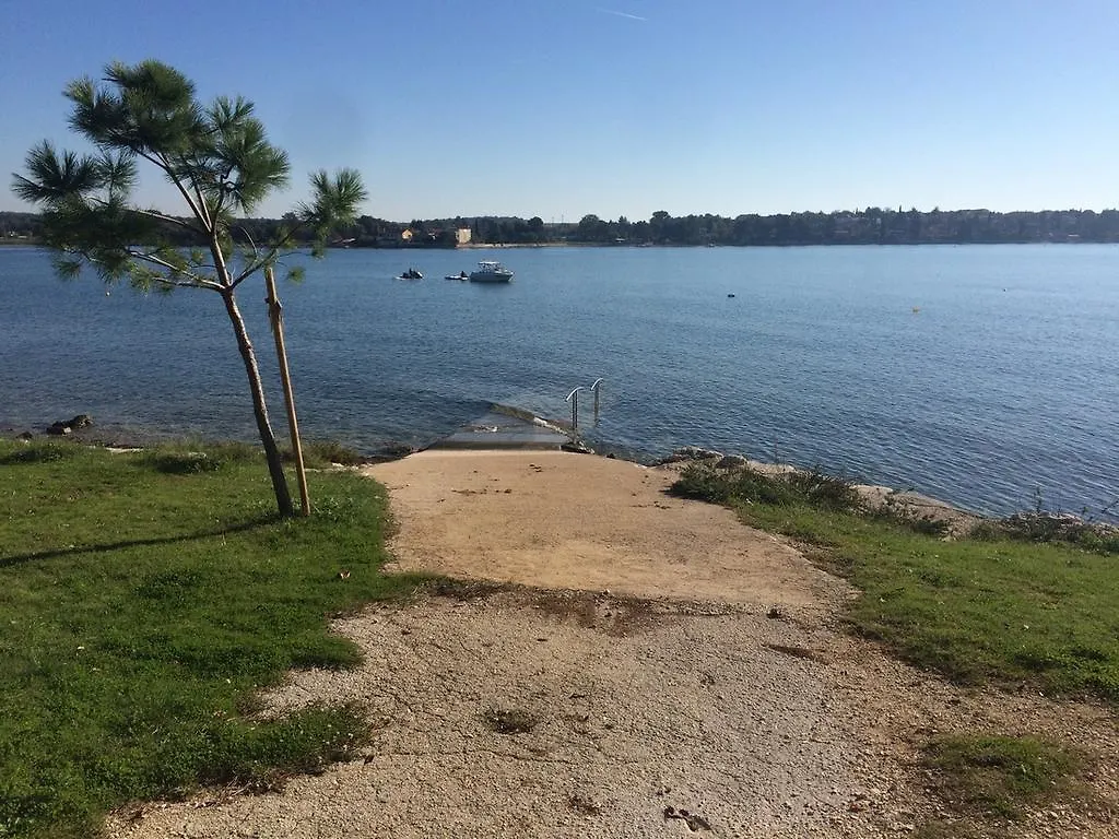 Apartment Zvonko Karigador Novigrad