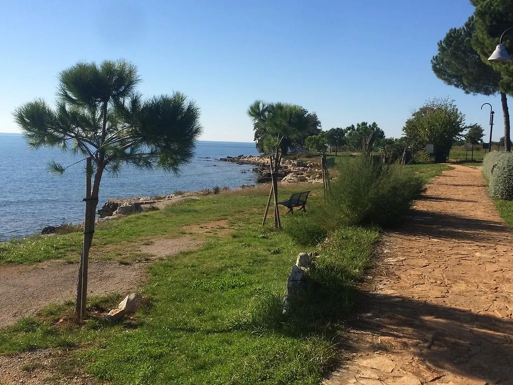 Apartment Zvonko Karigador Novigrad
